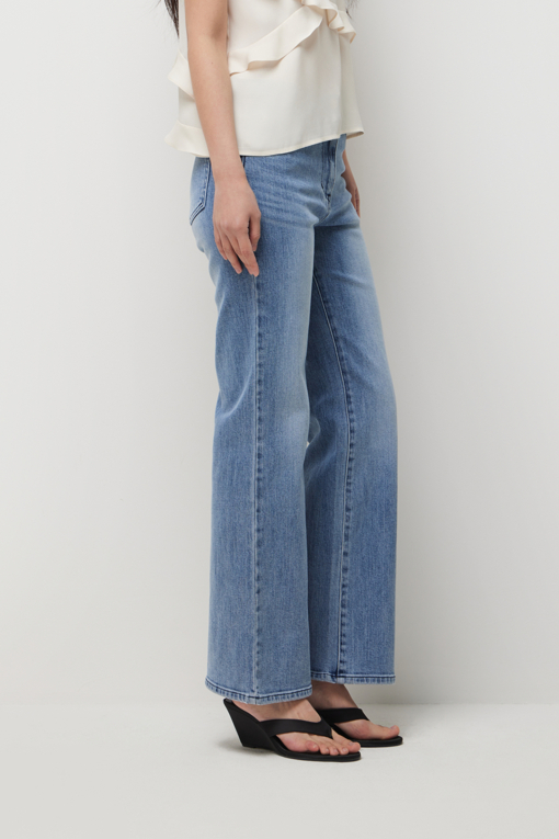 https://img.benettonmall.com/PARTS/KS/26S/SADP33631BL_MB_D3.jpg?cb=1782918151