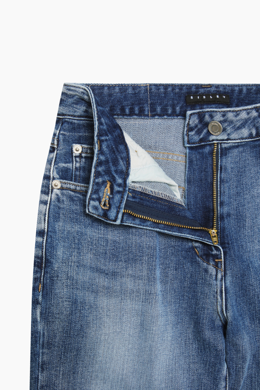 https://img.benettonmall.com/PARTS/KS/26S/SADP33631DB_MB_D15.jpg?cb=1782918151
