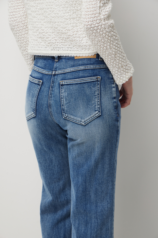 https://img.benettonmall.com/PARTS/KS/26S/SADP33631DB_MB_D4.jpg?cb=1782918151