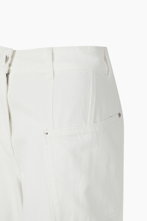 https://img.benettonmall.com/PARTS/KS/26S/SADP37631WH_MB_D13.jpg?cb=1782918151