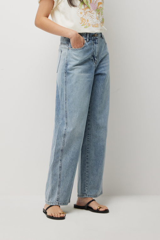 https://img.benettonmall.com/PARTS/KS/26S/SADP38631BL_MB_D2.jpg?cb=1782918151