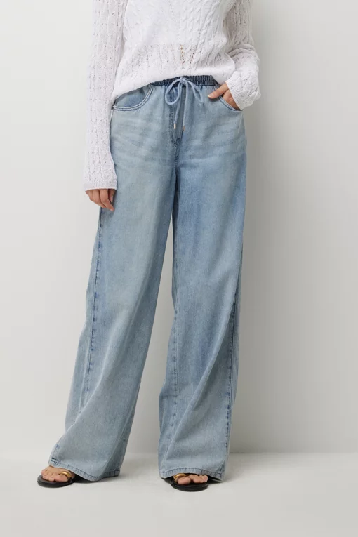 https://img.benettonmall.com/PARTS/KS/26S/SADP39631BL_MB.jpg?cb=1782918151