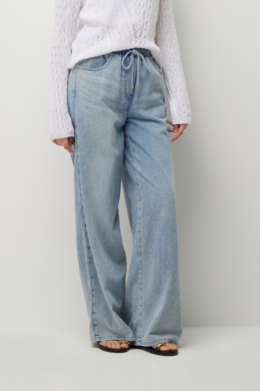 https://img.benettonmall.com/PARTS/KS/26S/SADP39631BL_MB_D1.jpg?cb=1782918151