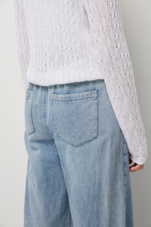 https://img.benettonmall.com/PARTS/KS/26S/SADP39631BL_MB_D4.jpg?cb=1782918151