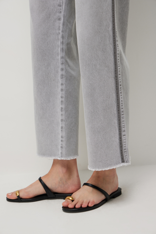 https://img.benettonmall.com/PARTS/KS/26S/SADP40631LG_MB_D4.jpg?cb=1782918151