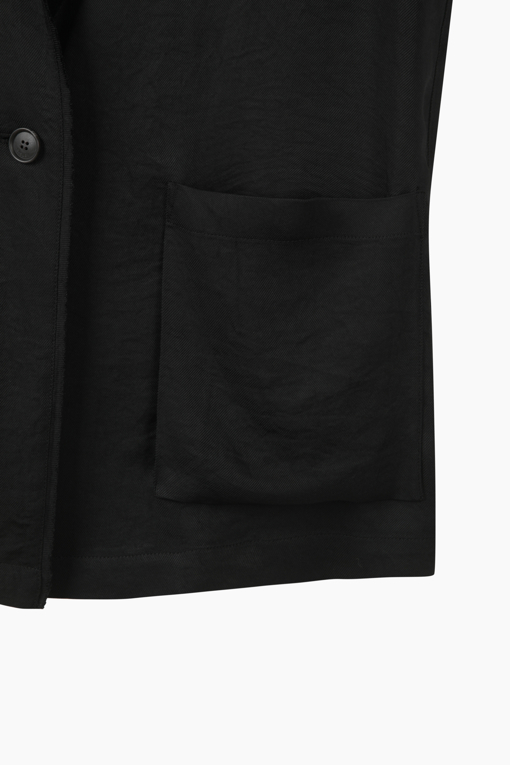 https://img.benettonmall.com/PARTS/KS/26S/SAJK33631BK_MB_D14.jpg?cb=1782918151