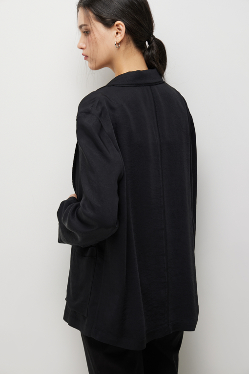 https://img.benettonmall.com/PARTS/KS/26S/SAJK33631BK_MB_D4.jpg?cb=1782918151