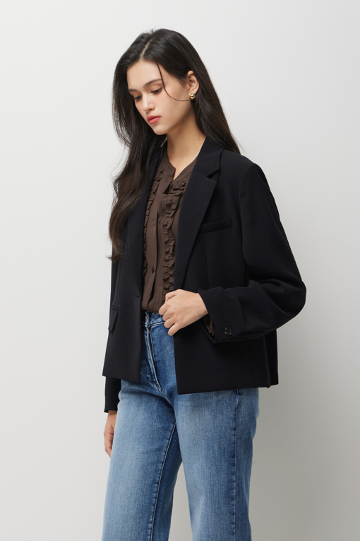 https://img.benettonmall.com/PARTS/KS/26S/SAJK34631BK_MB_D1.jpg?cb=1782918151