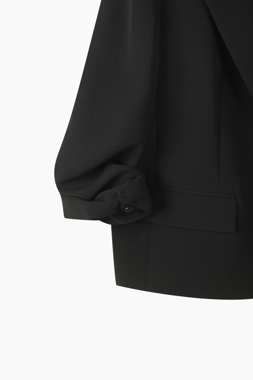 https://img.benettonmall.com/PARTS/KS/26S/SAJK34631BK_MB_D15.jpg?cb=1782918151