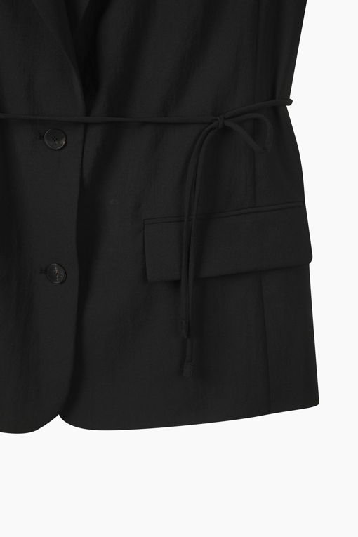 https://img.benettonmall.com/PARTS/KS/26S/SAJK35631BK_MB_D13.jpg?cb=1778668868