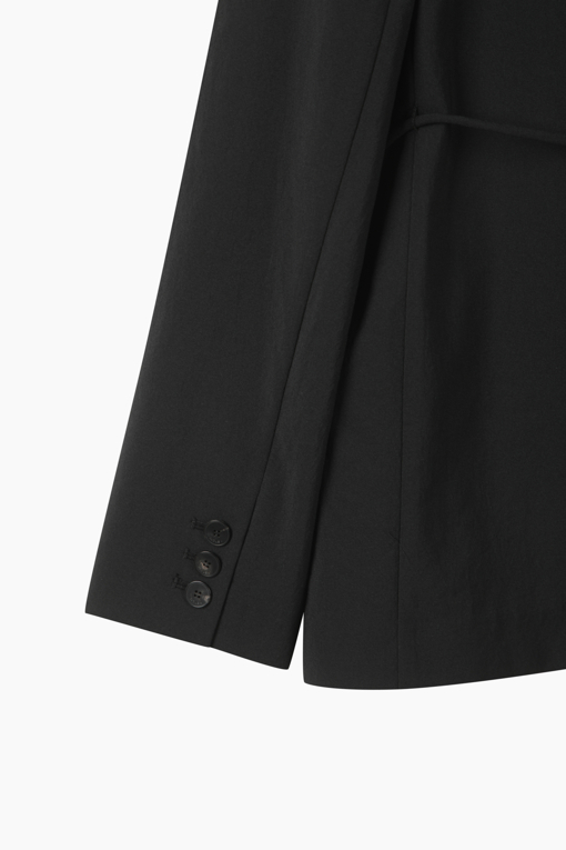 https://img.benettonmall.com/PARTS/KS/26S/SAJK35631BK_MB_D14.jpg?cb=1778668868