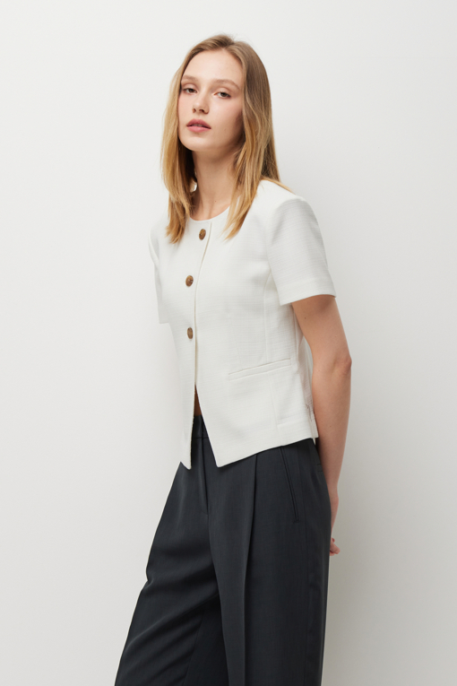 https://img.benettonmall.com/PARTS/KS/26S/SAJK85631WH_MB_D1.jpg?cb=1778668868