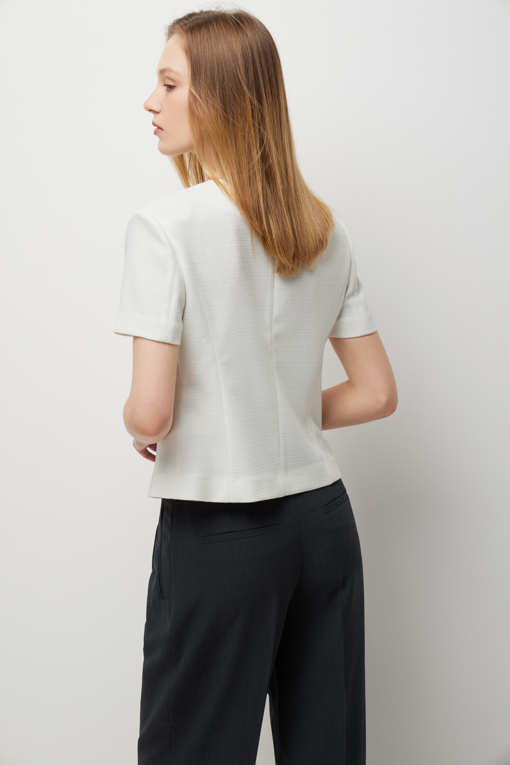 https://img.benettonmall.com/PARTS/KS/26S/SAJK85631WH_MB_D4.jpg?cb=1778668868