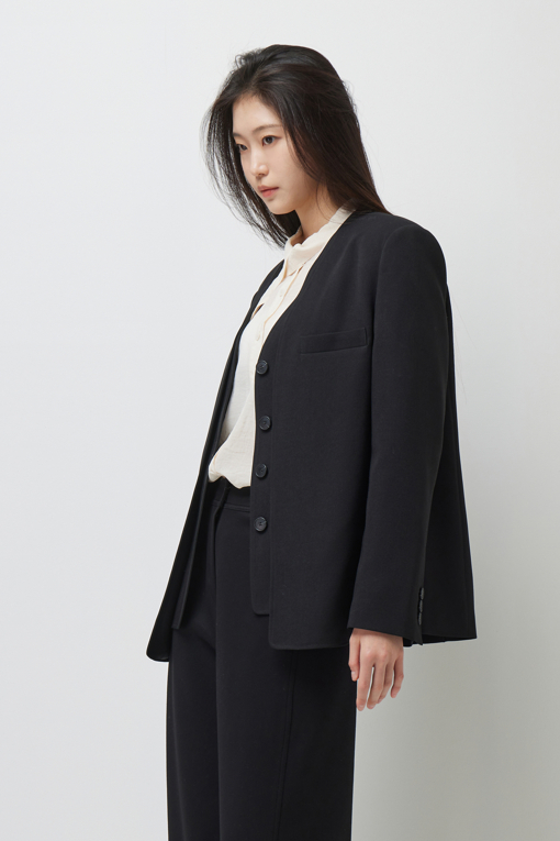 https://img.benettonmall.com/PARTS/KS/26S/SAJKE1631BK_MB_D1.jpg?cb=1778668868