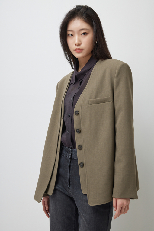 https://img.benettonmall.com/PARTS/KS/26S/SAJKE1631MW_MB_D4.jpg?cb=1788118952