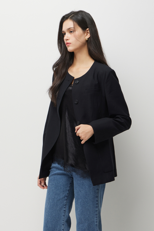 https://img.benettonmall.com/PARTS/KS/26S/SAJKE2631BB_MB_D1.jpg?cb=1778668868