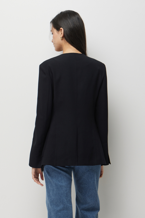 https://img.benettonmall.com/PARTS/KS/26S/SAJKE2631BB_MB_D2.jpg?cb=1778668868