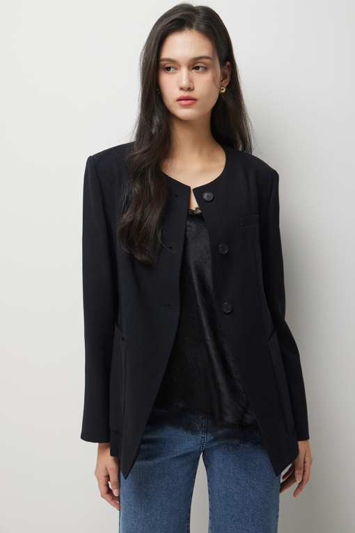 https://img.benettonmall.com/PARTS/KS/26S/SAJKE2631BB_MB_D3.jpg?cb=1778668868