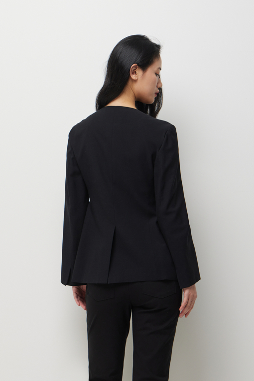 https://img.benettonmall.com/PARTS/KS/26S/SAJKE2631BK_MB_D2.jpg?cb=1778668868