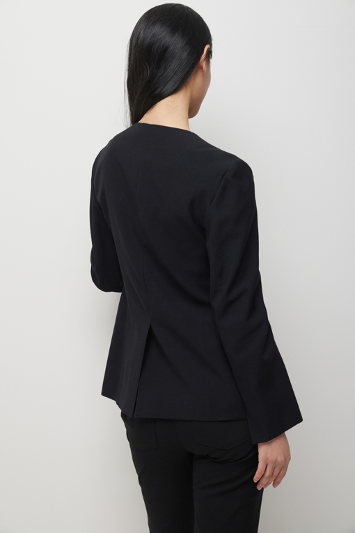 https://img.benettonmall.com/PARTS/KS/26S/SAJKE2631BK_MB_D4.jpg?cb=1778668868