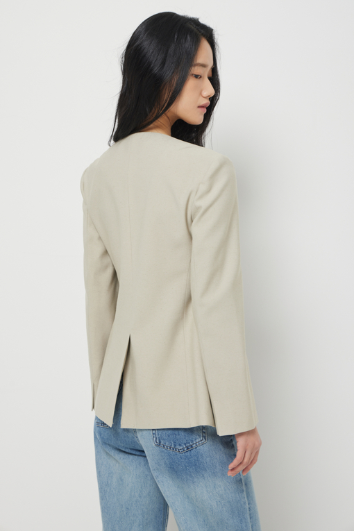 https://img.benettonmall.com/PARTS/KS/26S/SAJKE2631LK_MB_D4.jpg?cb=1778668868