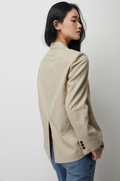 https://img.benettonmall.com/PARTS/KS/26S/SAJKE5631BG_MB_D4.jpg?cb=1779116379
