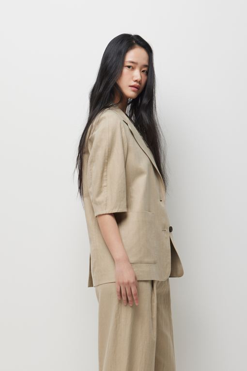 https://img.benettonmall.com/PARTS/KS/26S/SAJKE6631BG_MB_D1.jpg?cb=1778668868