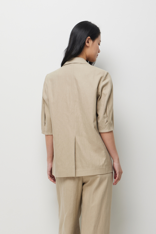 https://img.benettonmall.com/PARTS/KS/26S/SAJKE6631BG_MB_D2.jpg?cb=1778668868
