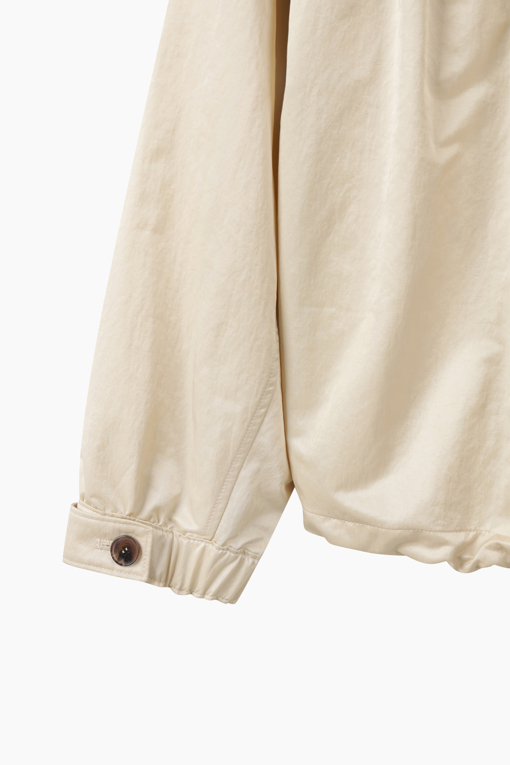 https://img.benettonmall.com/PARTS/KS/26S/SAJP06611CR_MB_D16.jpg?cb=1782918151