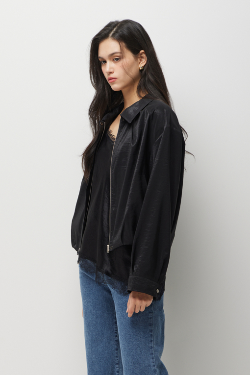 https://img.benettonmall.com/PARTS/KS/26S/SAJP31631BK_MB_D1.jpg?cb=1782918151