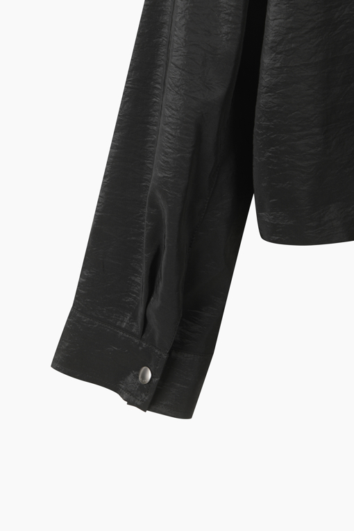 https://img.benettonmall.com/PARTS/KS/26S/SAJP31631BK_MB_D13.jpg?cb=1782918151
