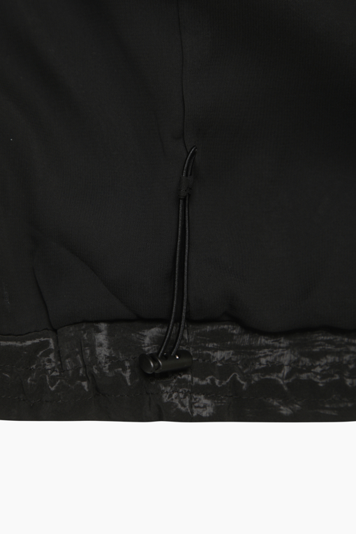 https://img.benettonmall.com/PARTS/KS/26S/SAJP31631BK_MB_D15.jpg?cb=1782918151