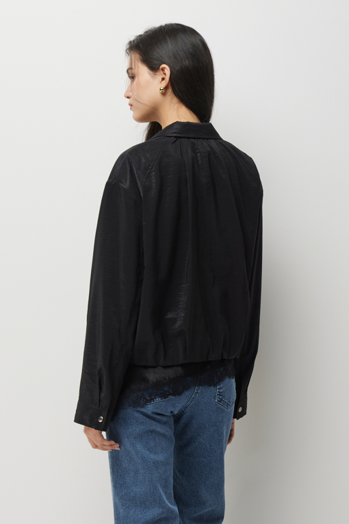 https://img.benettonmall.com/PARTS/KS/26S/SAJP31631BK_MB_D2.jpg?cb=1782918151