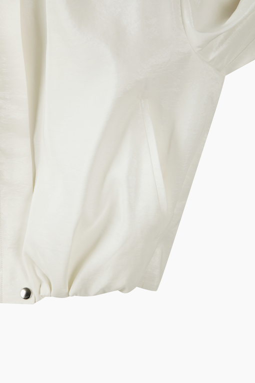 https://img.benettonmall.com/PARTS/KS/26S/SAJP31631IV_MB_D14.jpg?cb=1782918151