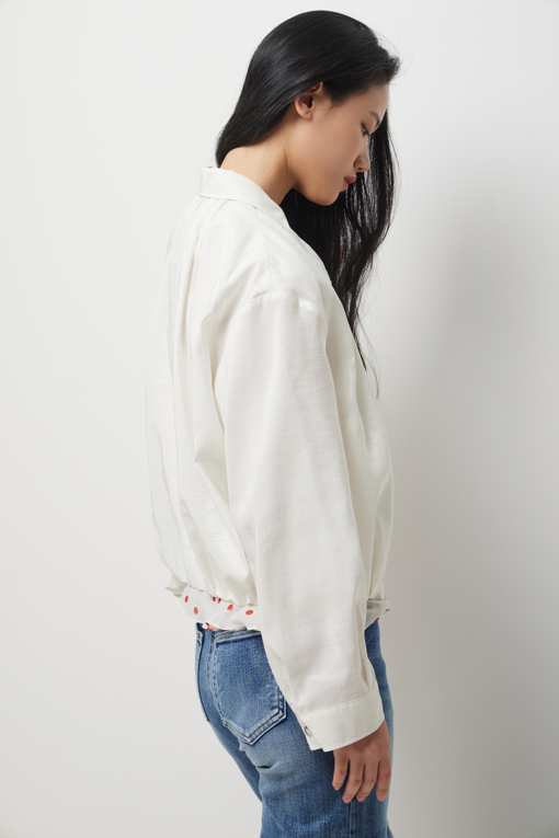https://img.benettonmall.com/PARTS/KS/26S/SAJP31631IV_MB_D4.jpg?cb=1782918151
