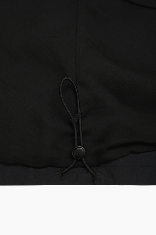 https://img.benettonmall.com/PARTS/KS/26S/SAJP35631BK_MB_D15.jpg?cb=1782918151