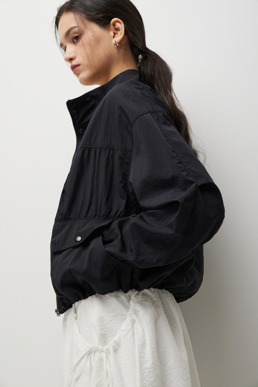 https://img.benettonmall.com/PARTS/KS/26S/SAJP35631BK_MB_D4.jpg?cb=1782918151