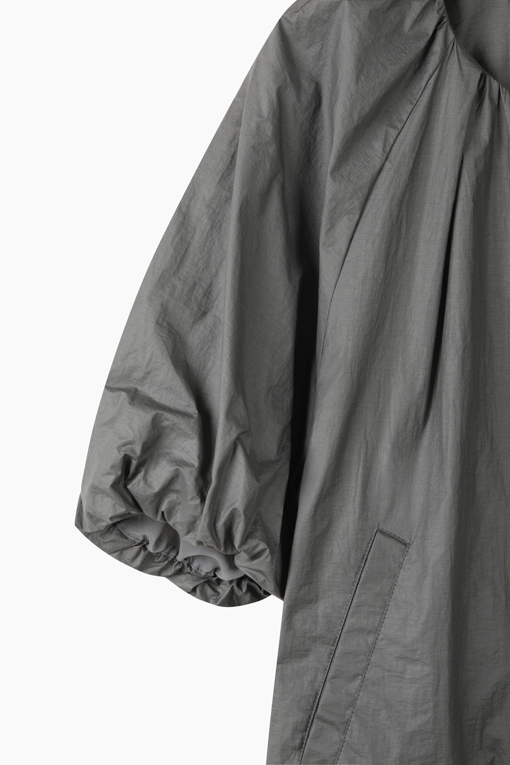 https://img.benettonmall.com/PARTS/KS/26S/SAJP36631DG_MB_D13.jpg?cb=1782918151