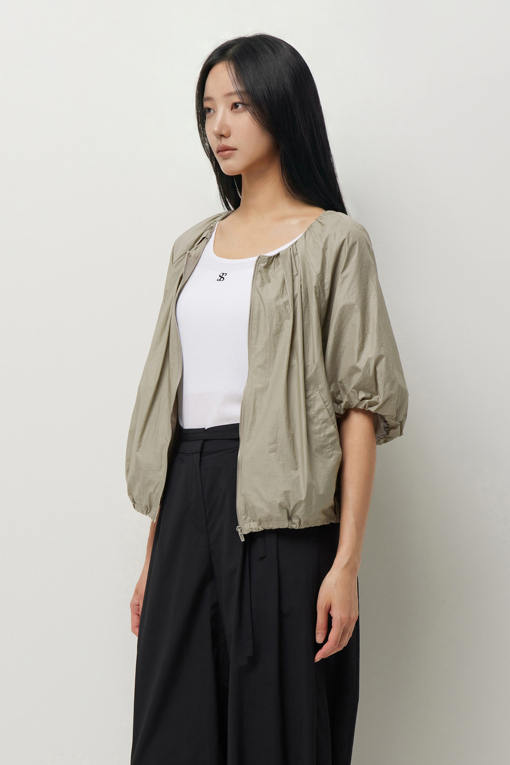https://img.benettonmall.com/PARTS/KS/26S/SAJP36631KA_MB_D1.jpg?cb=1782918151