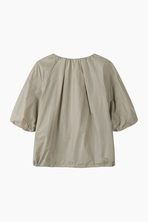 https://img.benettonmall.com/PARTS/KS/26S/SAJP36631KA_MB_D11.jpg?cb=1782918151