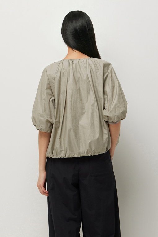 https://img.benettonmall.com/PARTS/KS/26S/SAJP36631KA_MB_D2.jpg?cb=1782918151