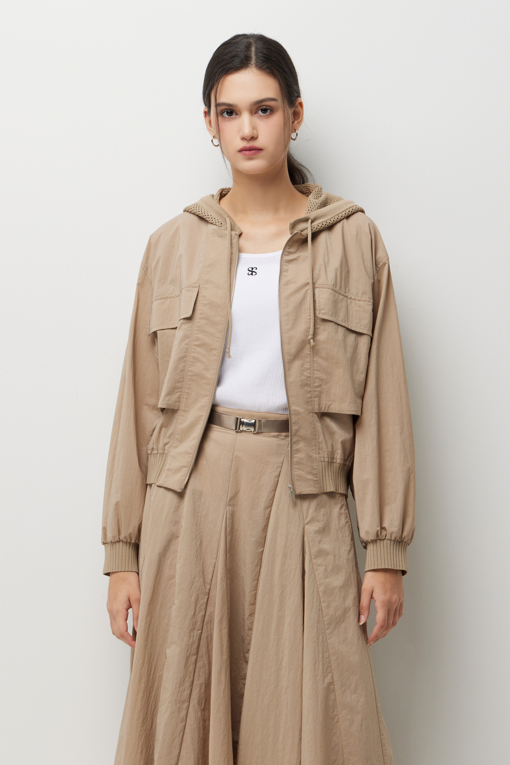 https://img.benettonmall.com/PARTS/KS/26S/SAJP39631BE_MB_D0.jpg?cb=1782918151