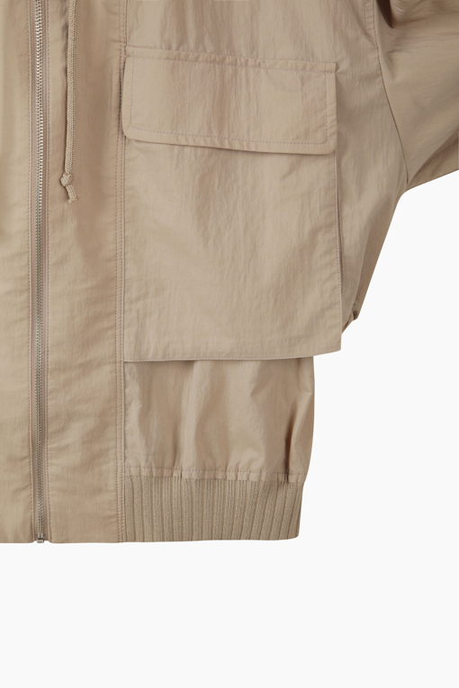 https://img.benettonmall.com/PARTS/KS/26S/SAJP39631BE_MB_D15.jpg