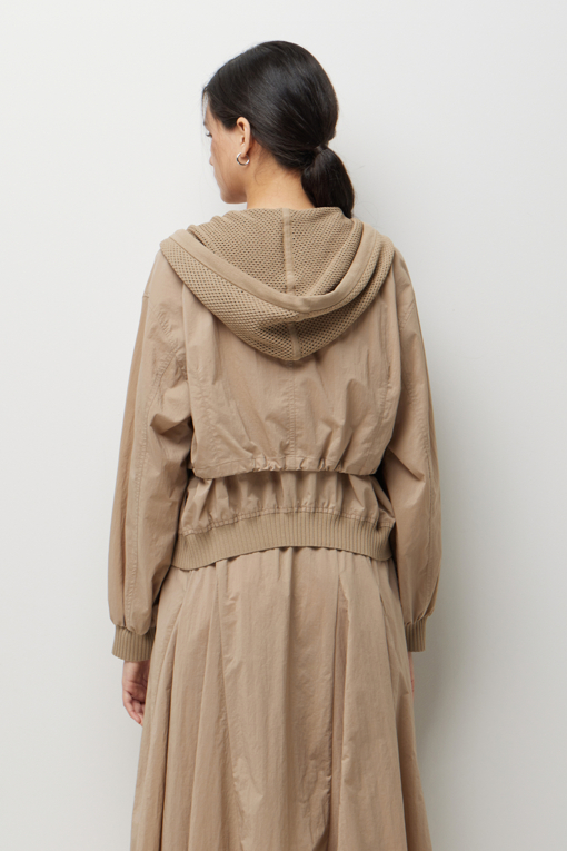 https://img.benettonmall.com/PARTS/KS/26S/SAJP39631BE_MB_D3.jpg?cb=1778668868