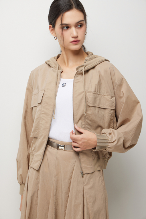 https://img.benettonmall.com/PARTS/KS/26S/SAJP39631BE_MB_D4.jpg?cb=1778668868