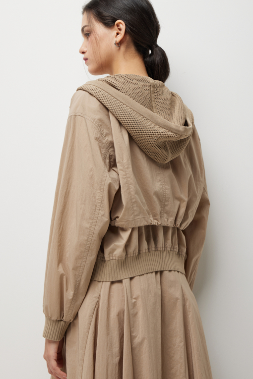 https://img.benettonmall.com/PARTS/KS/26S/SAJP39631BE_MB_D5.jpg?cb=1778668868