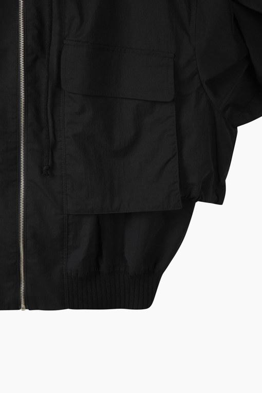 https://img.benettonmall.com/PARTS/KS/26S/SAJP39631BK_MB_D15.jpg