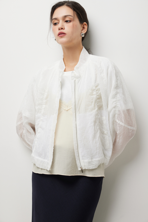 https://img.benettonmall.com/PARTS/KS/26S/SAJP40631WH_MB_D3.jpg?cb=1782918151