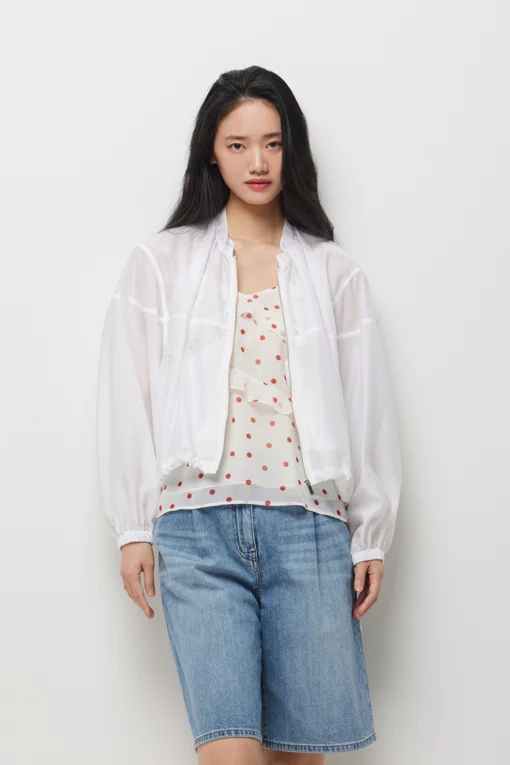 https://img.benettonmall.com/PARTS/KS/26S/SAJP80631WH_MB.jpg?cb=1782918151