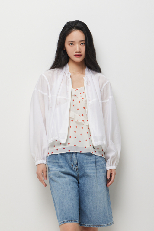 https://img.benettonmall.com/PARTS/KS/26S/SAJP80631WH_MB_D0.jpg?cb=1782918151